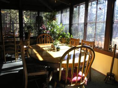 Strawberry Creek Inn