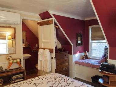 Strawberry Creek Inn