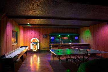 Hicksville Pines Bud & Breakfast