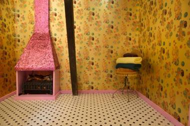 Hicksville Pines Bud & Breakfast