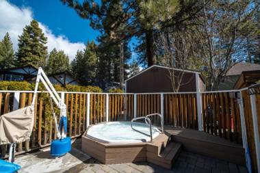 Red Wolf Lakeside Lodge