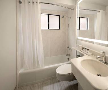 La Jolla Cove Suites