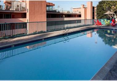 La Jolla Cove Suites