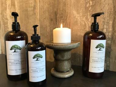 Spectacular Lake View Luxe 3 Level Home 1750 sqft AC Dogs Walk to Village