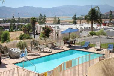 Best Western Plus Lake Elsinore Inn & Suites