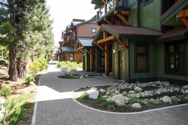 #320 - Golf Course Townhome with Mountain Views & Spa