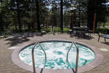 #320 - Golf Course Townhome with Mountain Views & Spa