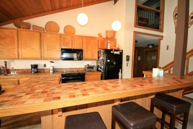 Mountainback #40 Loft Corner