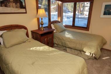 Mountainback #37 Den