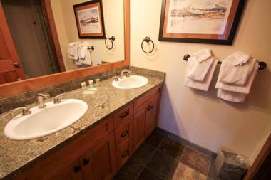 Mountainback #52 Loft Corner