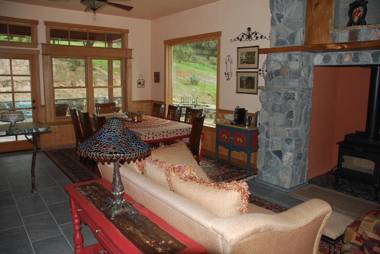 Sierra Trails Retreat