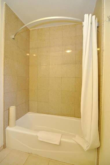 Super 8 by Wyndham Monterey