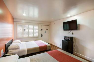 Motel 6 Monterey Park