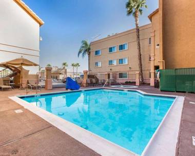 Comfort Inn & Suites Moreno Valley near March Air Reserve Base