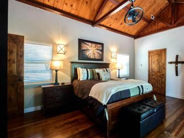 Cottage Creek Vineyards