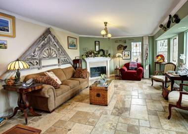 Marina Street Inn Boutique Hotel