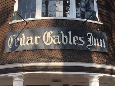 Cedar Gables Inn