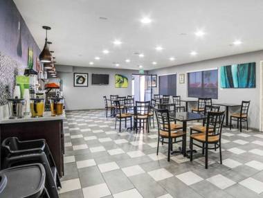 Rodeway Inn & Suites