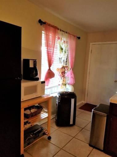 Charming Downstairs Unit