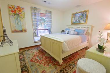 Mountain View Playhouse Near Yosemite & Bass Lake