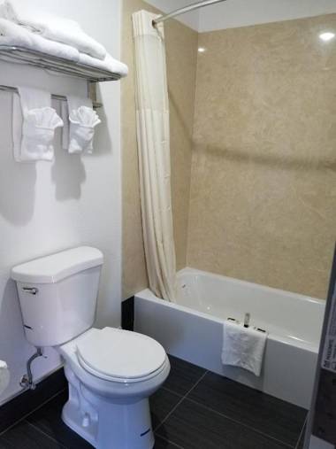 TRAVIS LODGE MOTEL 16