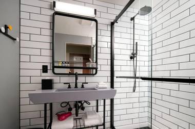 Moxy Oakland Downtown