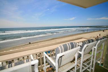 D20 - Beachfront Delight