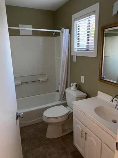Sea Breeze Inn - Pacific Grove