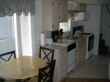 Palm Springs Camping Resort Loft Cabin 1