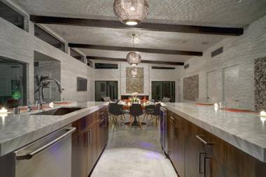 Best in Palm Springs • Featured in Dwell • 5 Bedrooms & All En Suite Baths