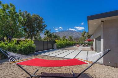 Best in Palm Springs • Featured in Dwell • 5 Bedrooms & All En Suite Baths