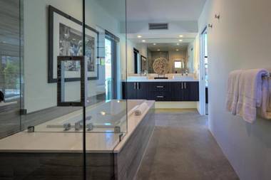 Just Built 5 Bedroom Luxury Retreat with All Private Baths