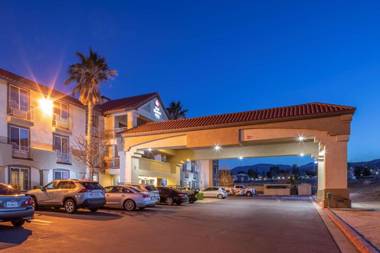 Best Western Plus John Jay Inn & Suites