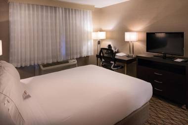 Holiday Inn Express Hotel & Suites Pasadena-Colorado Boulevard an IHG Hotel