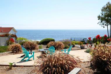 Tides Oceanview Inn and Cottages