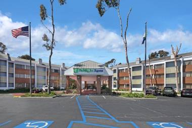 Holiday Inn Express Port Hueneme an IHG Hotel