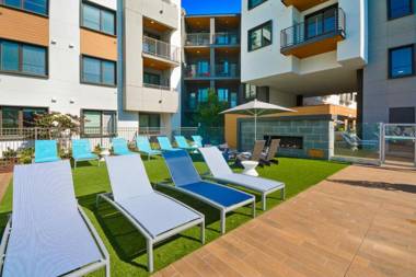 Global Luxury Suites in Menlo Park