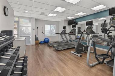 Holiday Inn Express Hotel & Suites Sacramento Airport Natomas an IHG Hotel