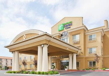 Holiday Inn Express & Suites Salinas an IHG Hotel