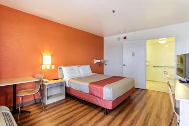 Motel 6-Salinas CA - North Monterey Area