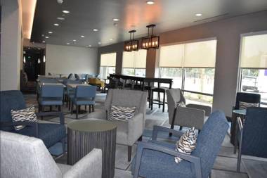 La Quinta Inn & Suites by Wyndham San Bernardino