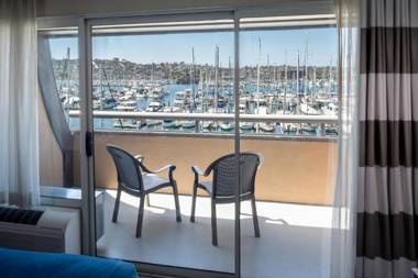 Bay Club Hotel and Marina