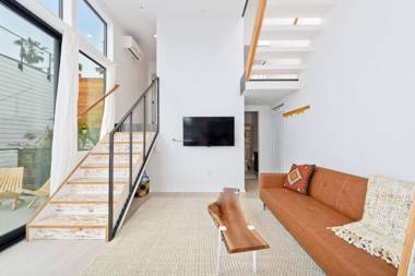 New Beach House Steps to Sand