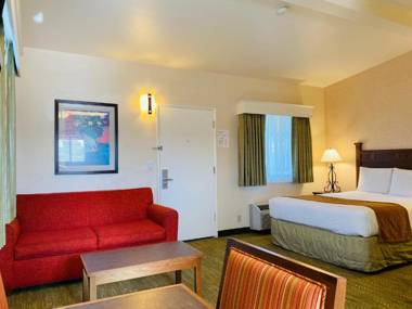 Lamplighter Inn & Suites at SDSU