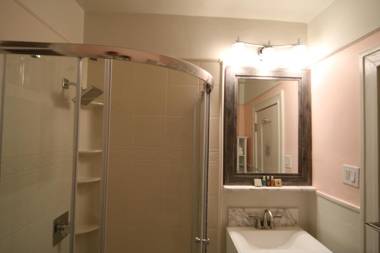 Cornell Hotel de France