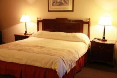 Caravelle Inn & Suites