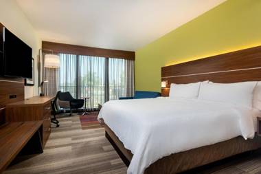 Holiday Inn Express & Suites Santa Ana - Orange County an IHG Hotel