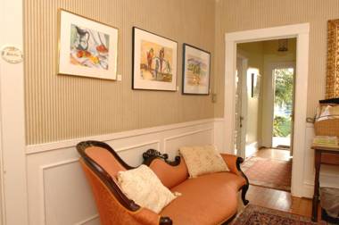 Secret Garden Inn & Cottages