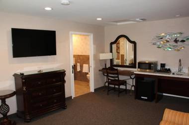 Franciscan Inn & Suites