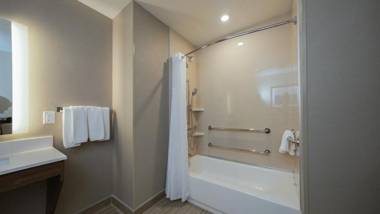 La Quinta Inn & Suites by Wyndham Santa Cruz